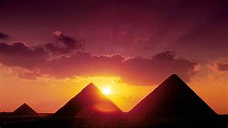 Tour to the Pyramids, Egyptian Museum and Bazaar from Cairo